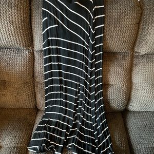 Black and white stripped maxi skirt